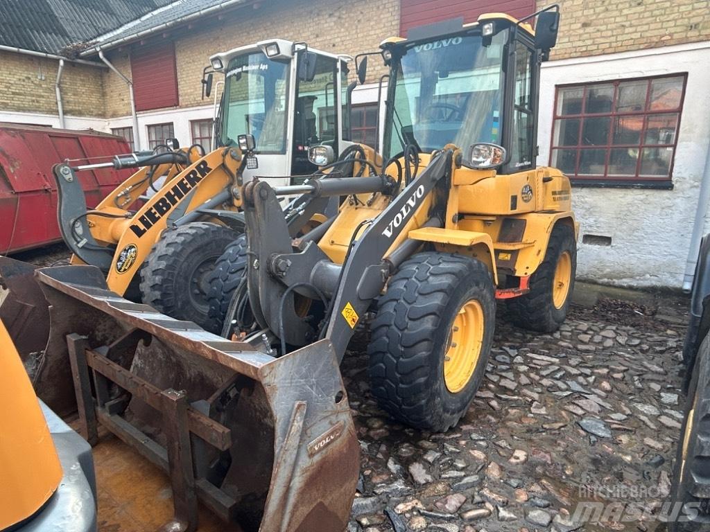 Volvo L 30 G Naudoti ratiniai krautuvai