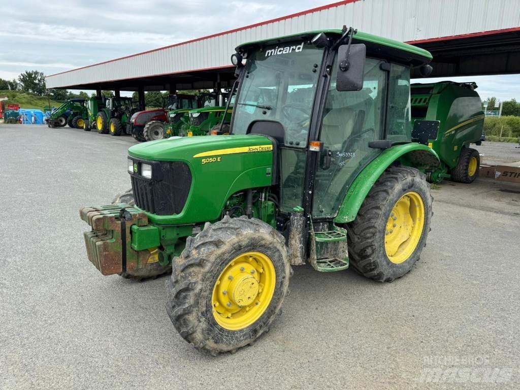 John Deere 5050E Traktoriai