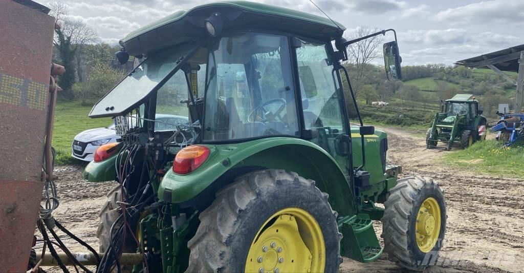 John Deere 5050E Traktoriai