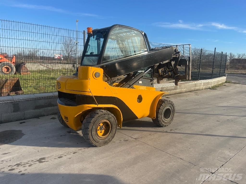 JCB TLT 30 D 4x4 Teleskopiniai krautuvai