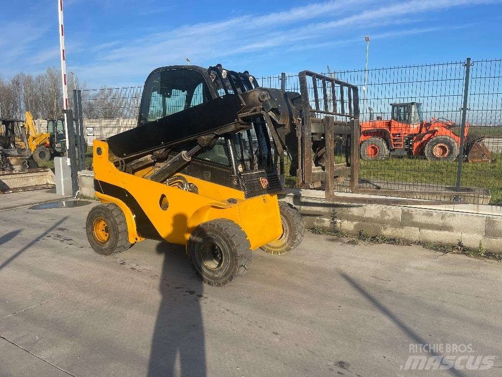 JCB TLT 30 D 4x4 Teleskopiniai krautuvai