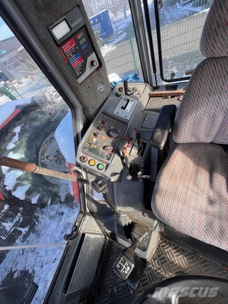 Massey Ferguson 3690 Traktoriai