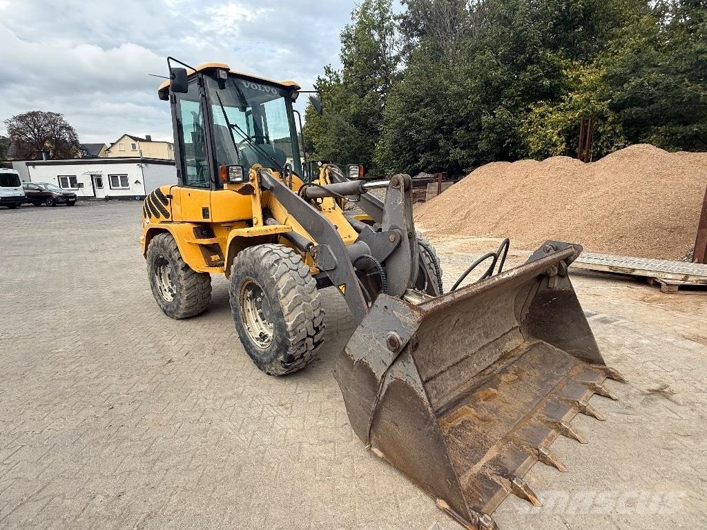Volvo L 30 B Pro Naudoti ratiniai krautuvai