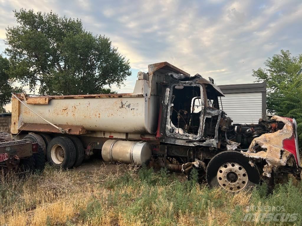 Peterbilt 377 Savivarčių priekabų vilkikai