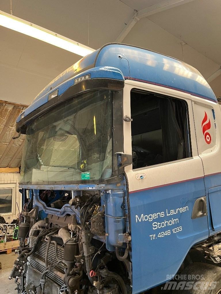 Scania CG19H Kabinos ir salonai