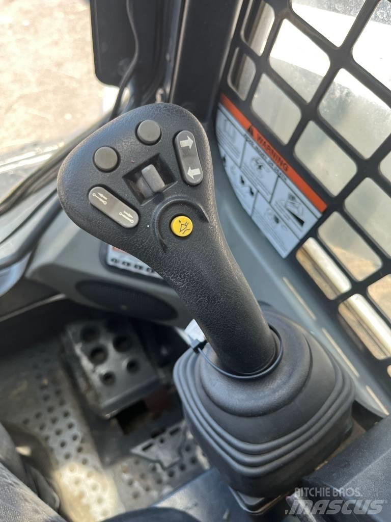 Bobcat T 770 Krautuvai su šoniniu pasukimu