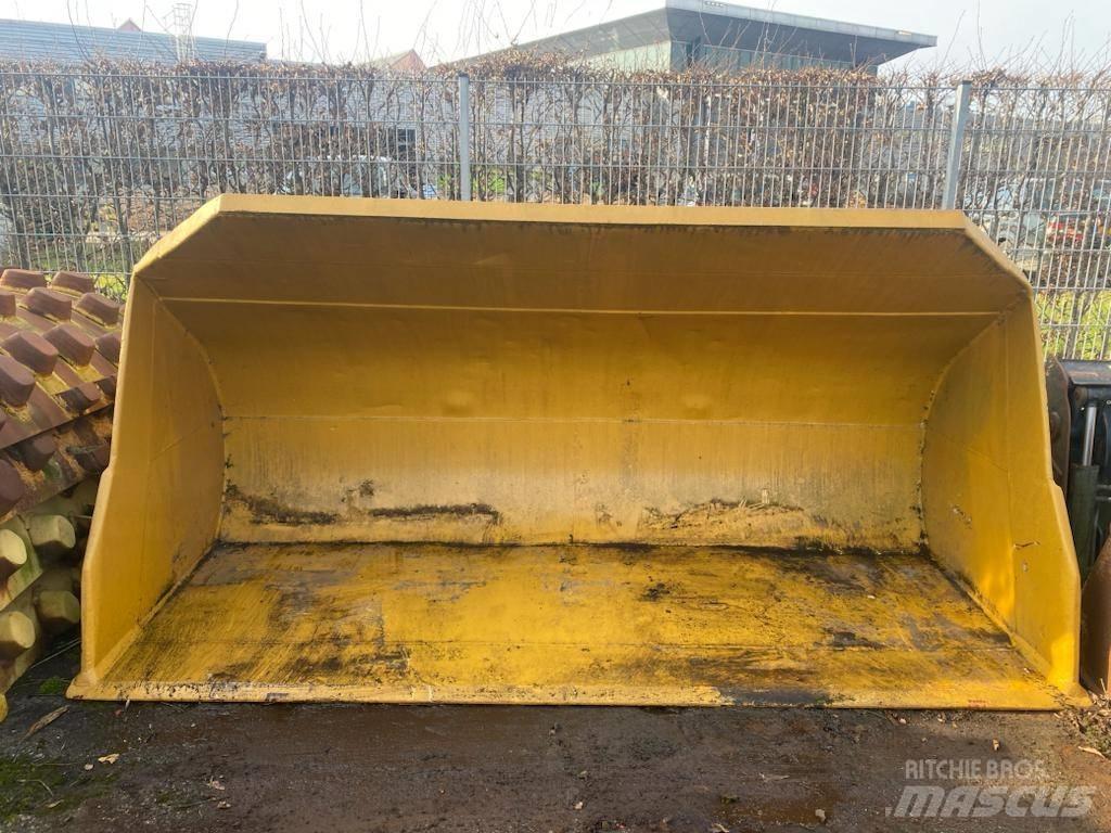 CAT 972 Kaušai