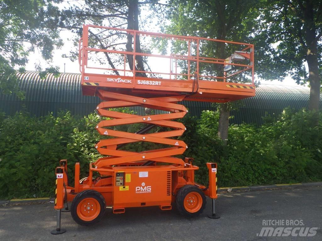SkyJack SJ6832RT Žirkliniai keltuvai