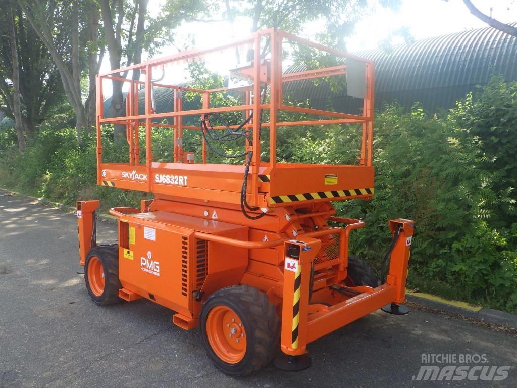 SkyJack SJ6832RT Žirkliniai keltuvai