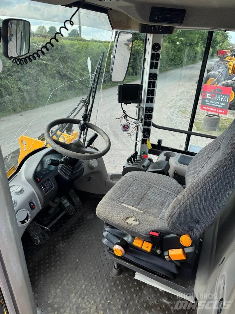 Volvo L 120 F Naudoti ratiniai krautuvai