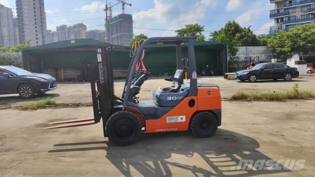 Toyota FD30 Dyzeliniai krautuvai