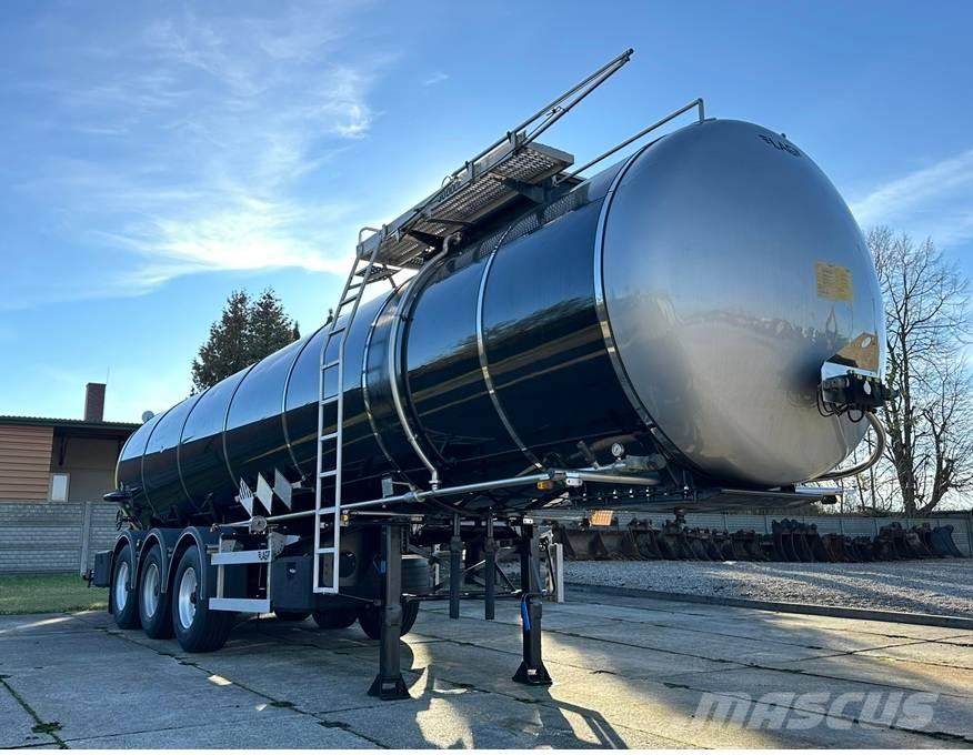 LAG 0-3-39T Cisternos puspriekabės