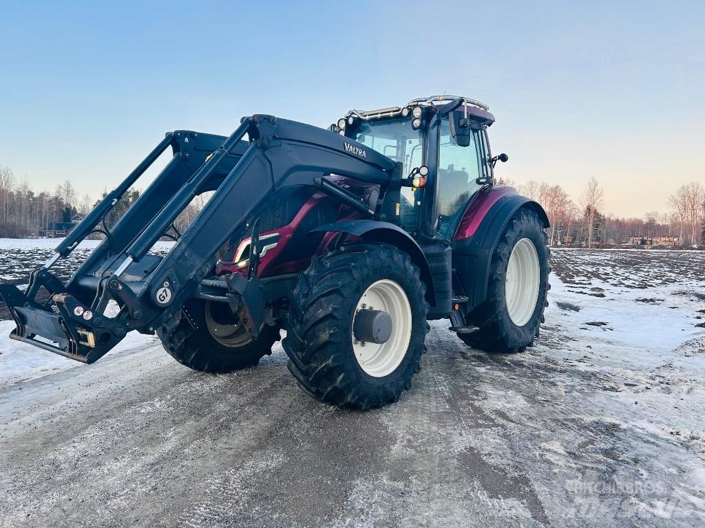 Valtra T 215 Active Traktoriai