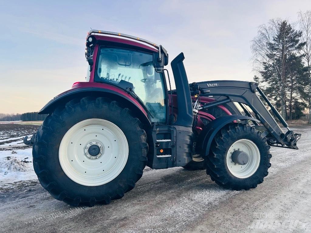 Valtra T 215 Active Traktoriai