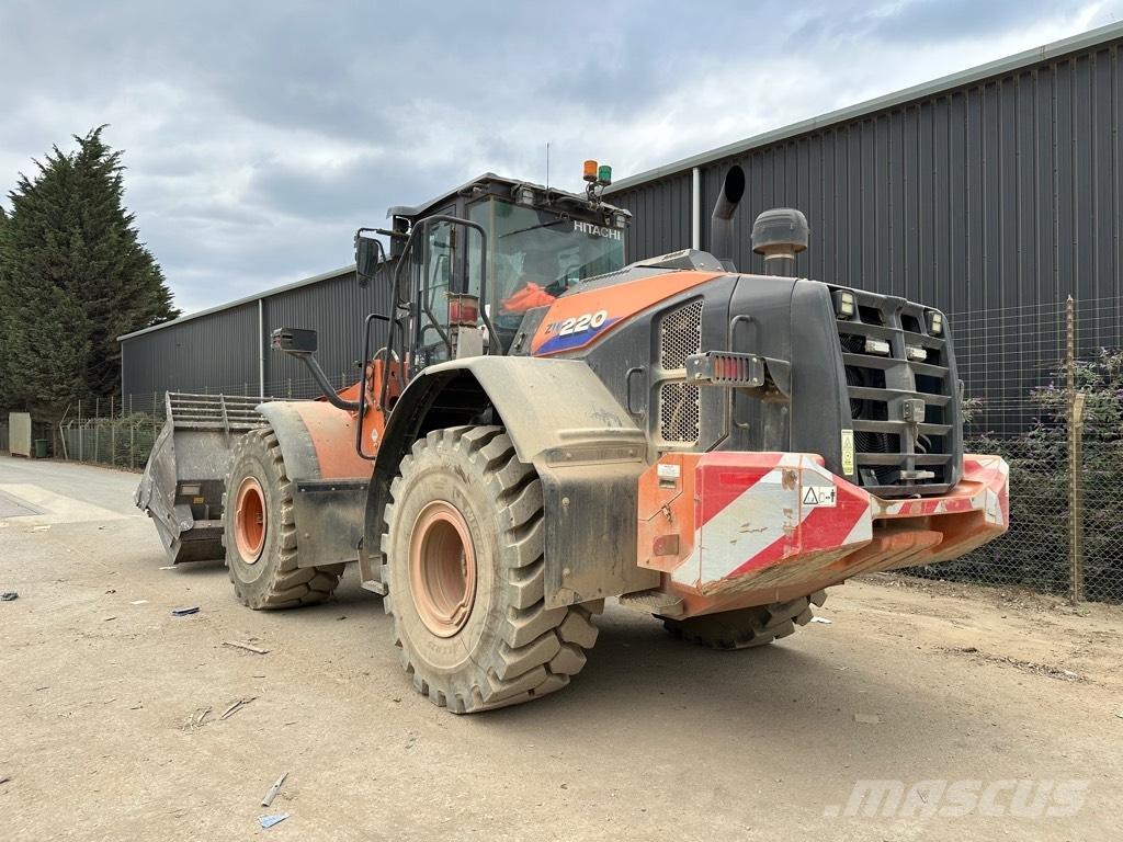 Hitachi ZW 220-6 Naudoti ratiniai krautuvai