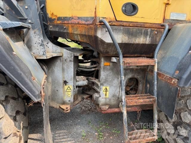Komatsu WA 200 Naudoti ratiniai krautuvai