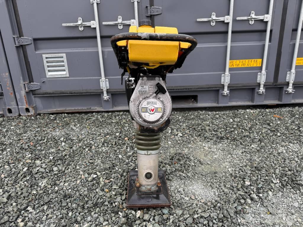 Wacker Neuson BS50-2 Plūktuvai