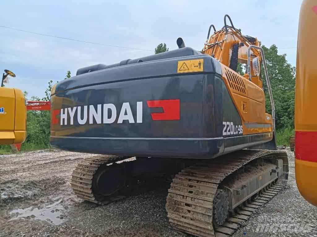 Hyundai R220-9S Vikšriniai ekskavatoriai