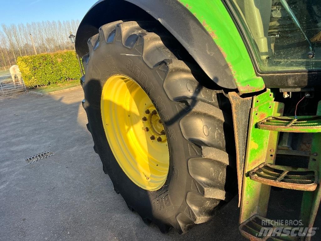 John Deere 6820 Traktoriai
