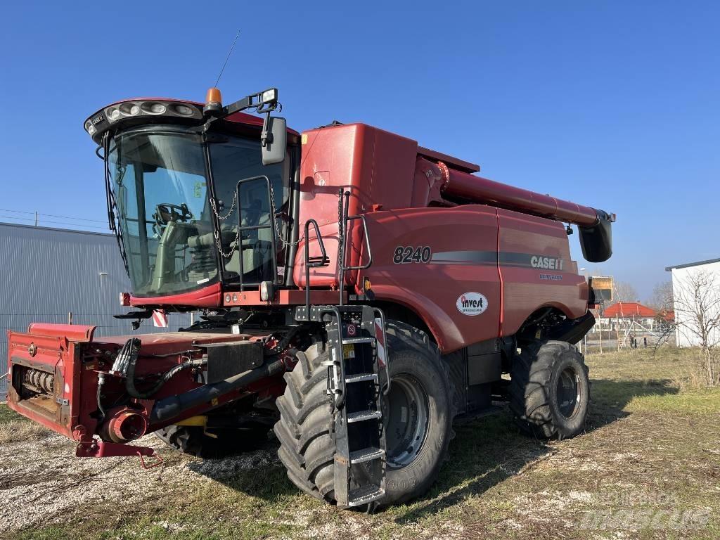 Case IH AF8240 Derliaus nuėmimo kombainai