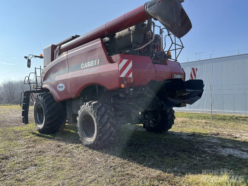 Case IH AF8240 Derliaus nuėmimo kombainai