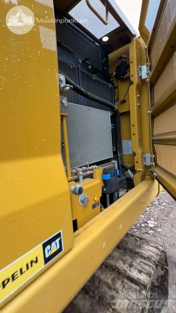 CAT 323 Vikšriniai ekskavatoriai