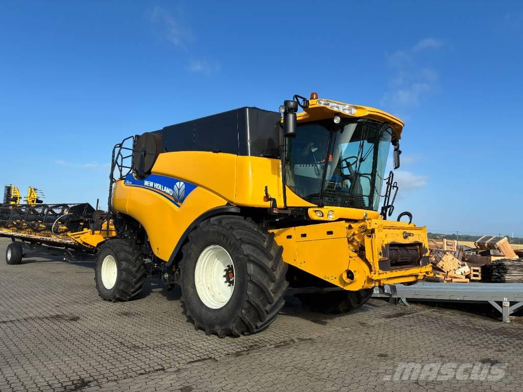New Holland CR 9080 Derliaus nuėmimo kombainai