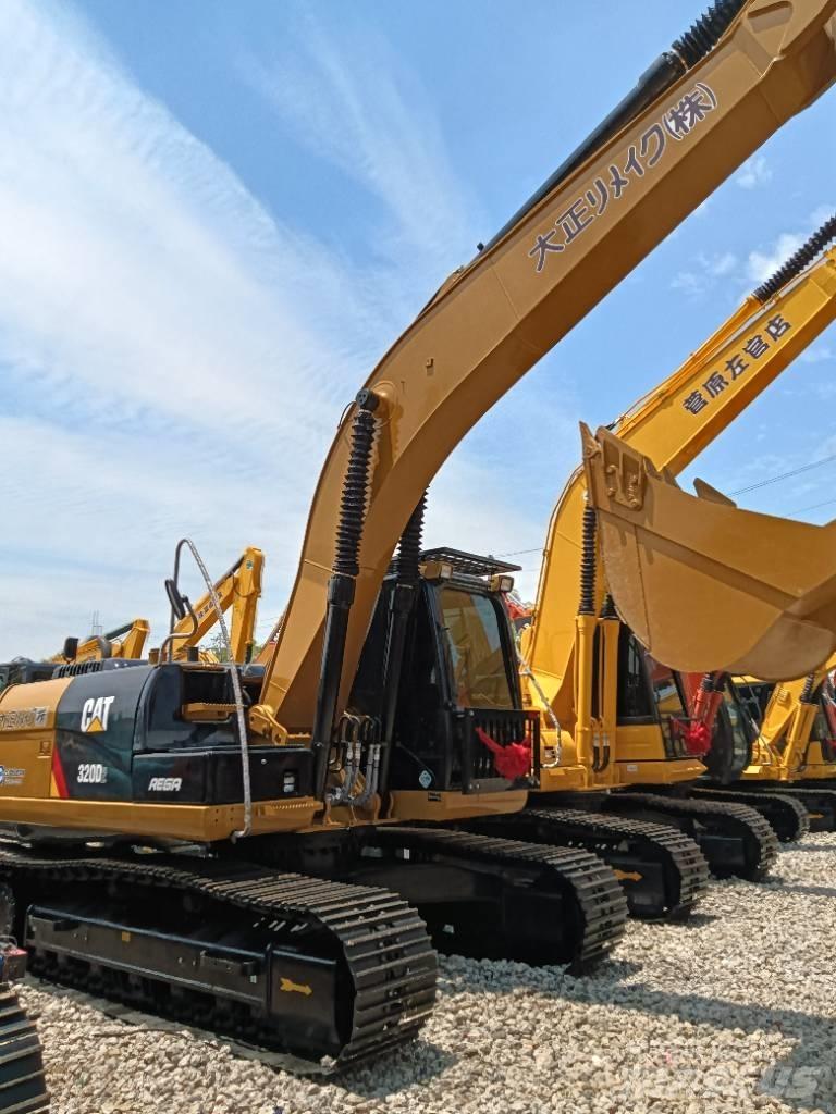 CAT 320D2 Vidutinės galios ekskavatoriai 7-12 t