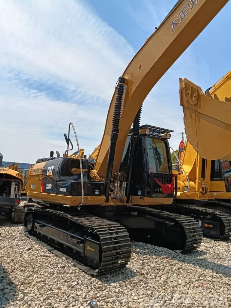 CAT 320D2 Vidutinės galios ekskavatoriai 7-12 t