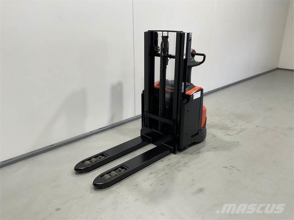 Toyota SWE200D Savaeigiai rietuvai