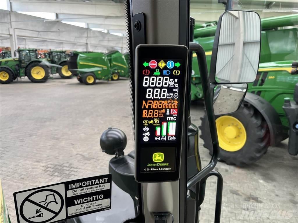 John Deere 6100M Traktoriai