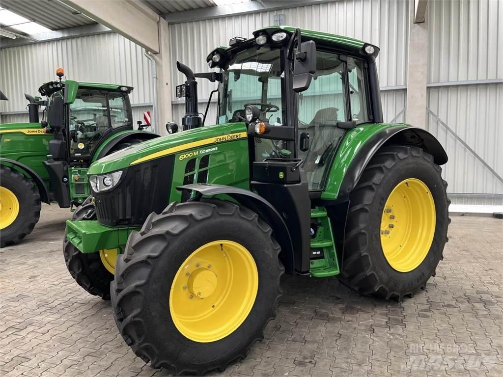 John Deere 6100M Traktoriai