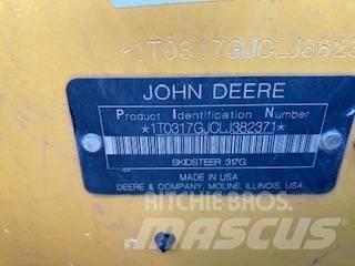 John Deere 317G Krautuvai su šoniniu pasukimu