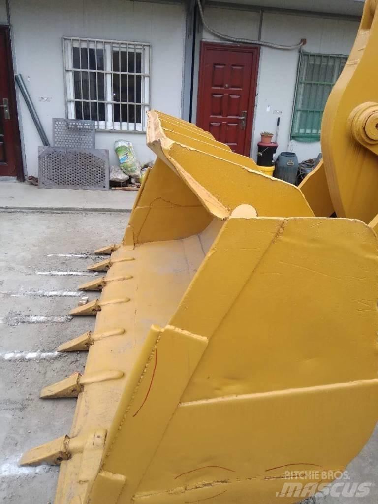 CAT 966F Naudoti ratiniai krautuvai