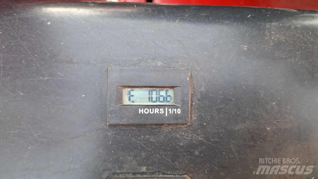 Ferris ISX 800 Žoliapjovės su lankstiniu vairavimo mechanizmu