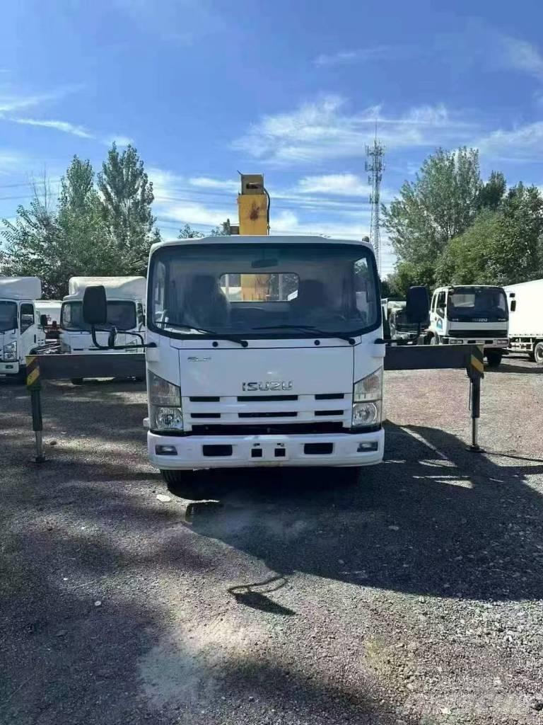 Isuzu ELF 700 Automobiliniai kranai