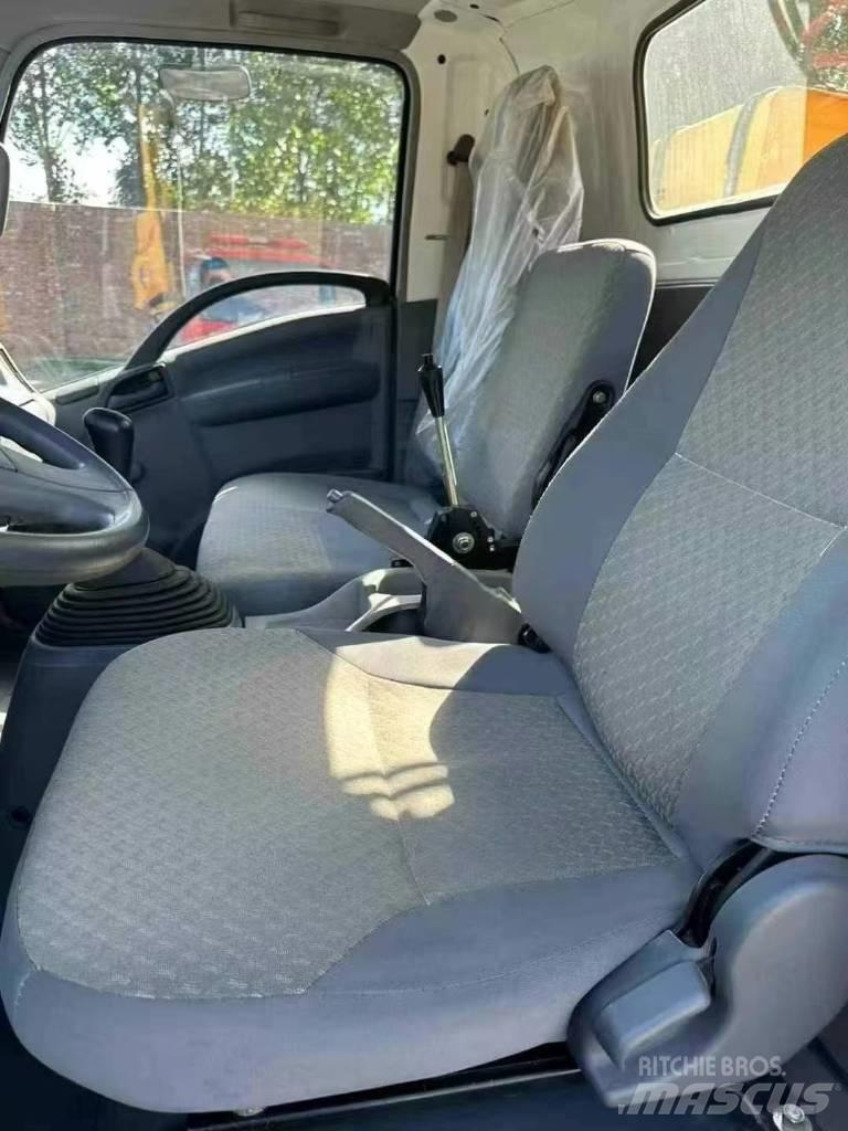 Isuzu ELF 700 Automobiliniai kranai