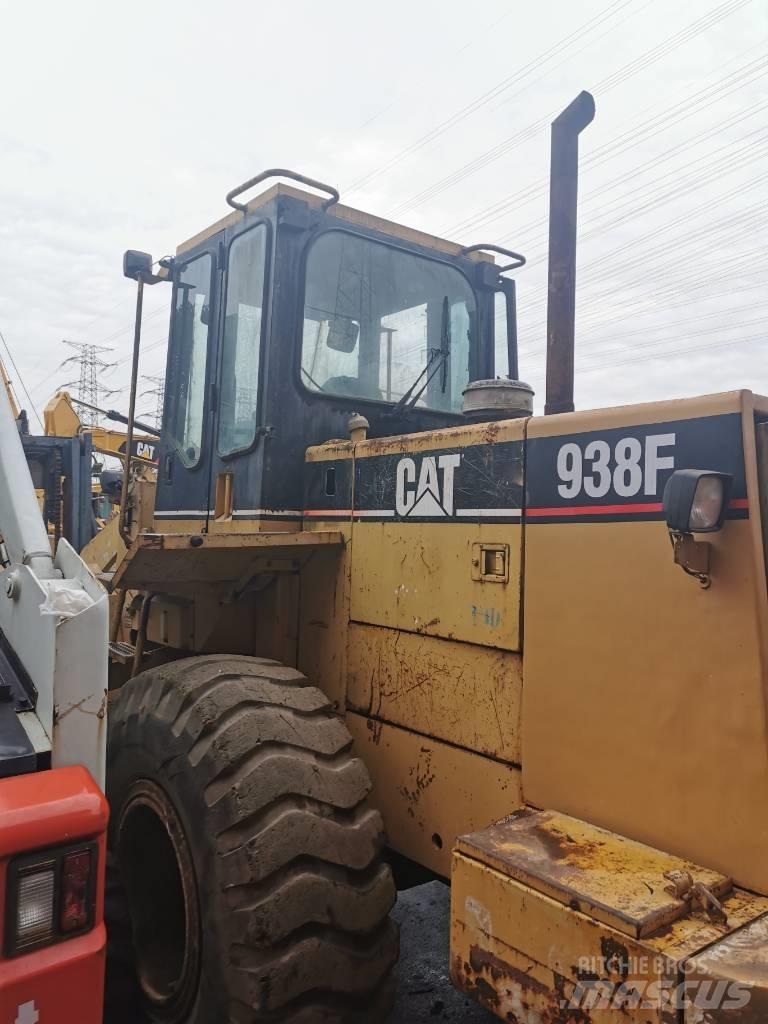 CAT 938F Naudoti ratiniai krautuvai