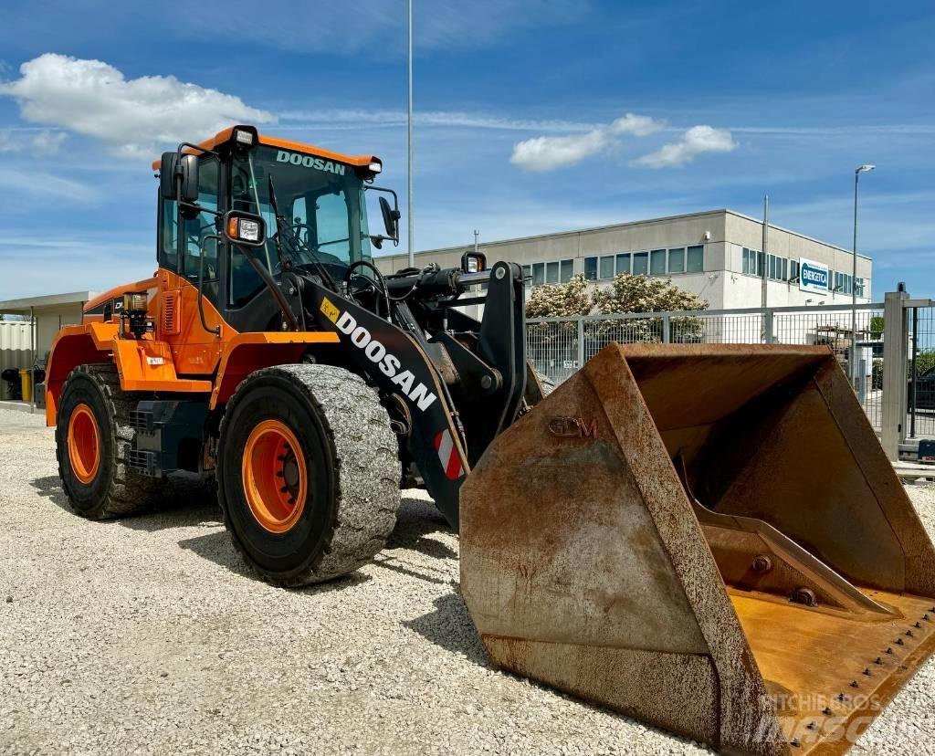 Doosan DL 250-5 Naudoti ratiniai krautuvai