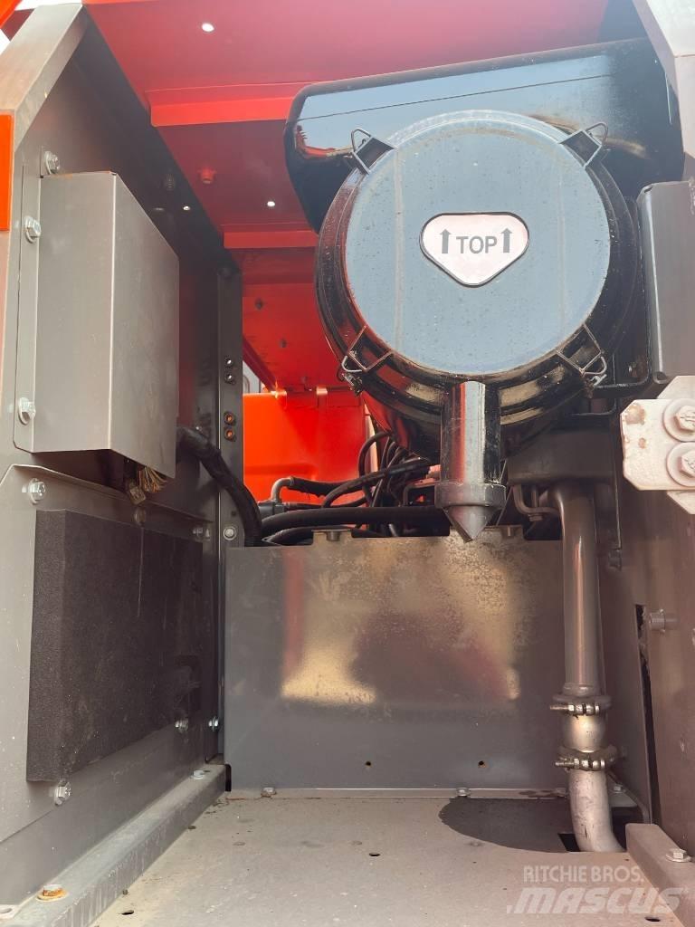 Hitachi ZX 210 Vikšriniai ekskavatoriai