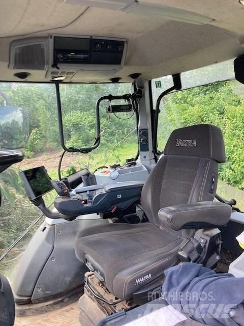 Valtra T235V Traktoriai