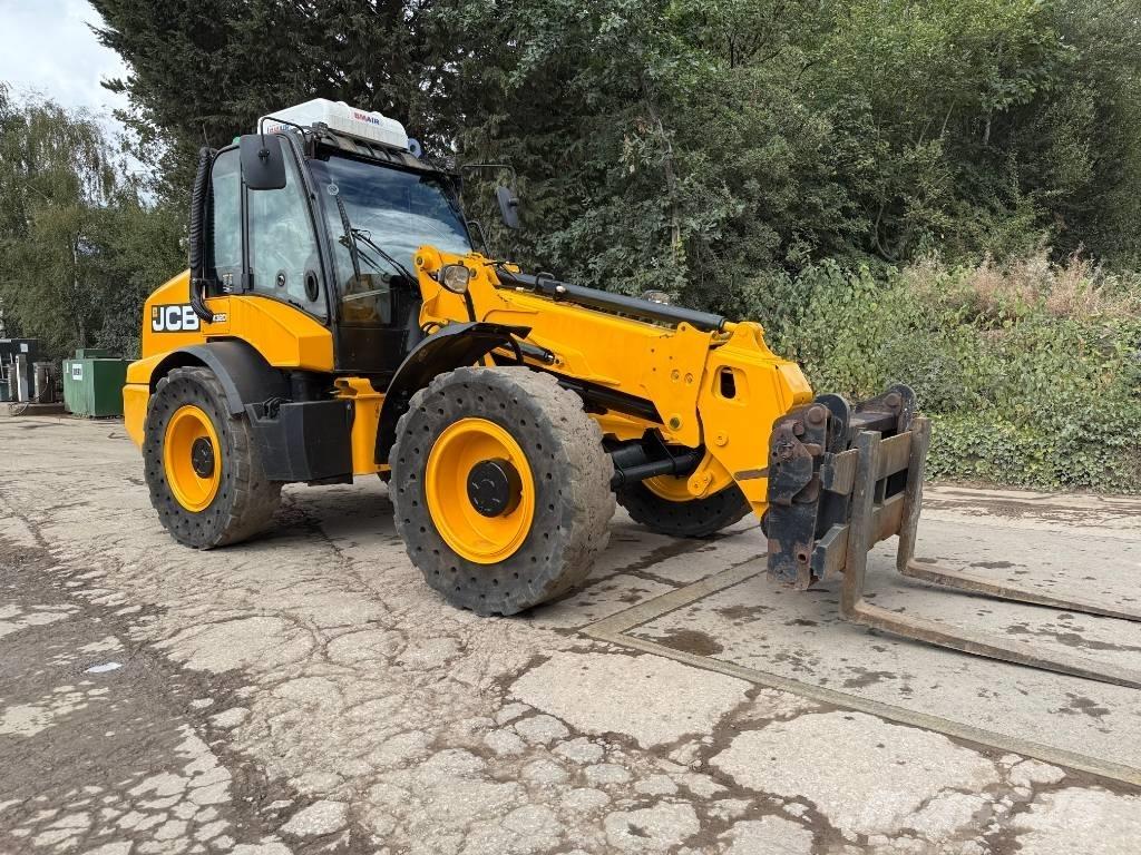 JCB TM 320 S Naudoti ratiniai krautuvai