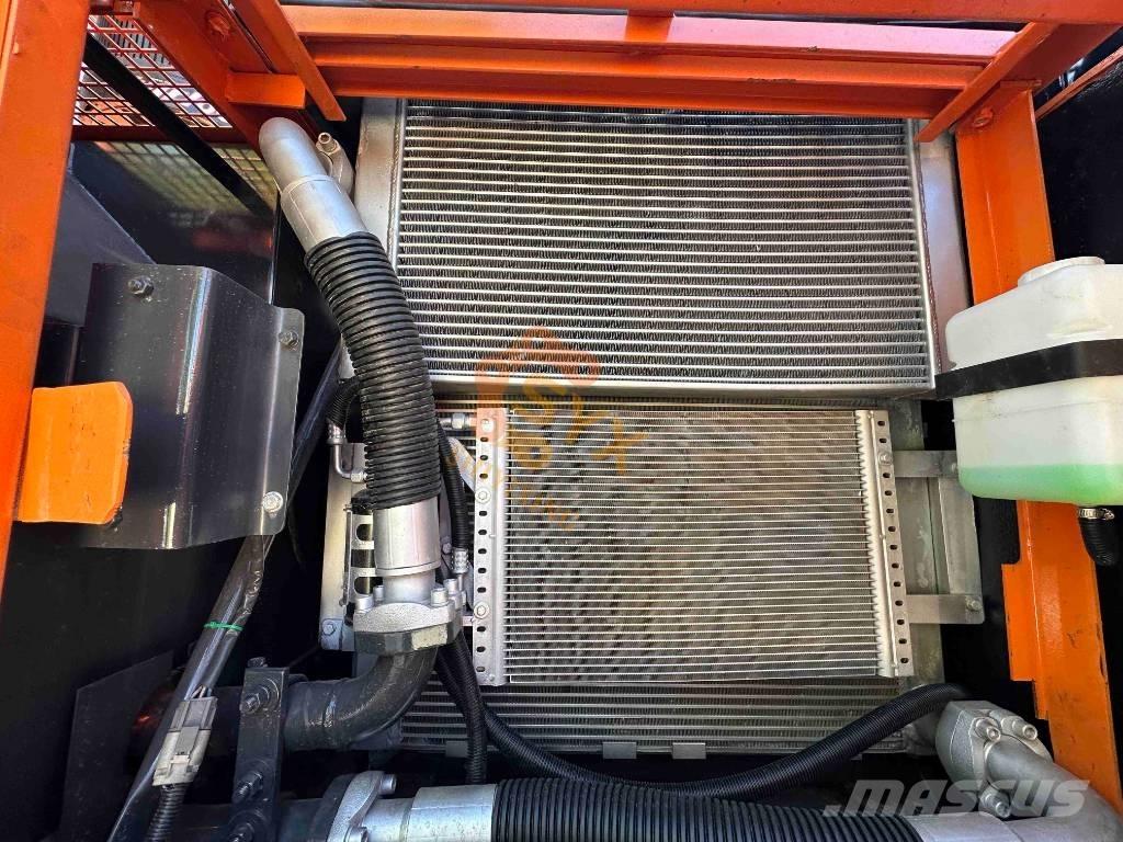 Doosan DX 225 LC Vikšriniai ekskavatoriai