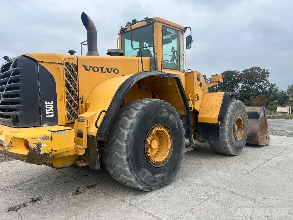Volvo L 150 E Naudoti ratiniai krautuvai