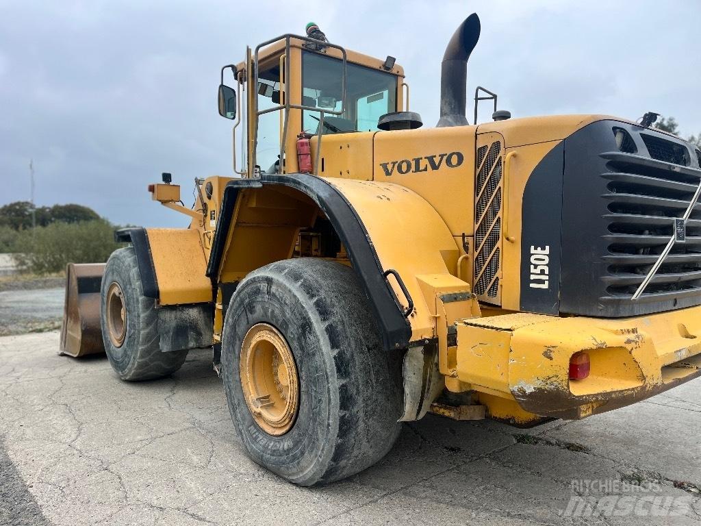 Volvo L 150 E Naudoti ratiniai krautuvai