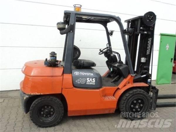 Toyota 02-7FD35 Dyzeliniai krautuvai