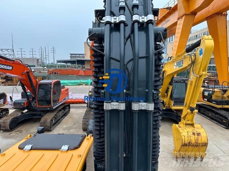 Hyundai R220LC-9S Vikšriniai ekskavatoriai