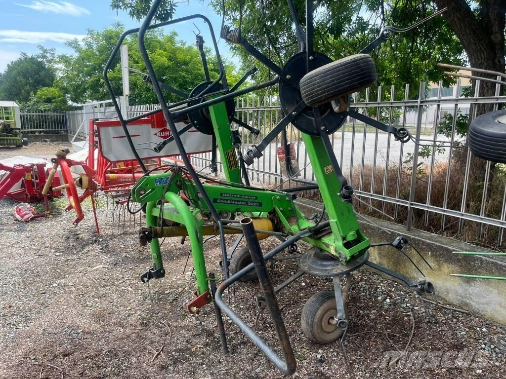 Deutz-Fahr 5221 Šieno grėbliai ir vartytuvai
