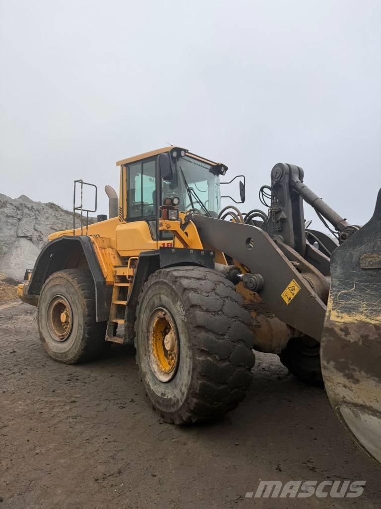Volvo L180F Naudoti ratiniai krautuvai