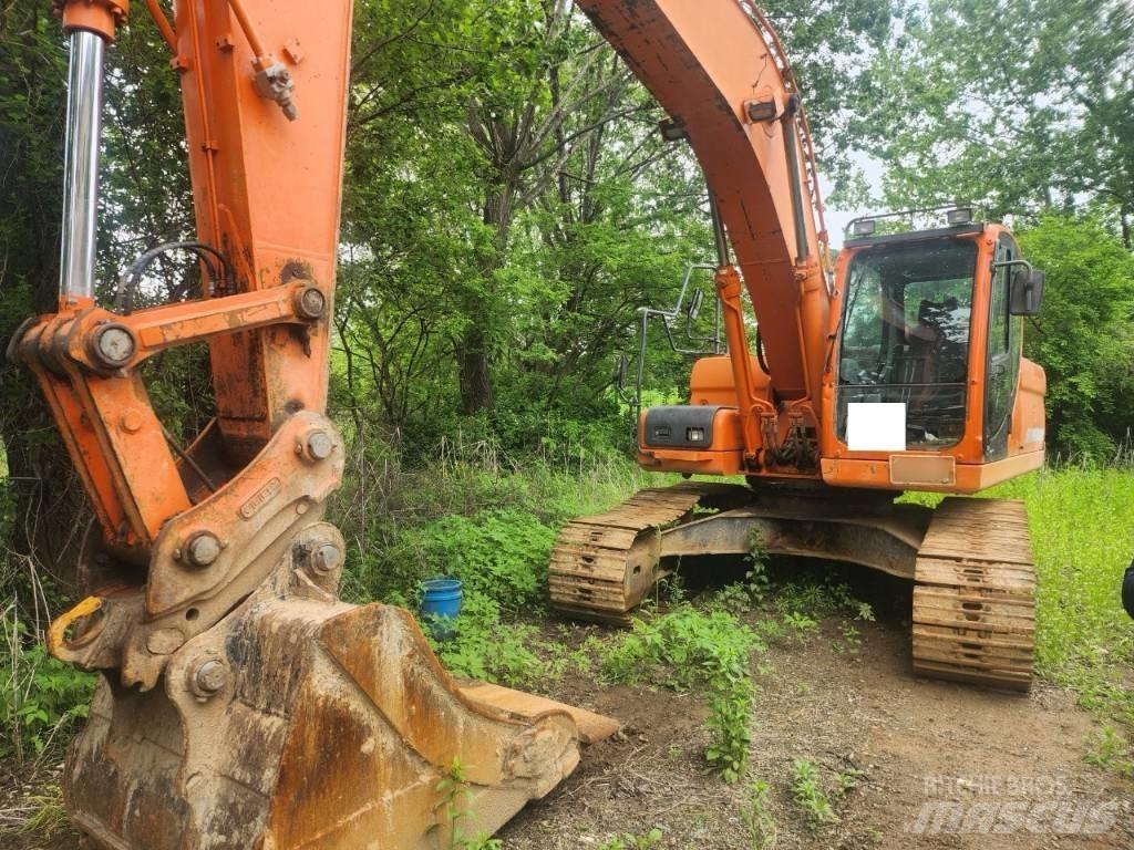 Doosan DX 220 LCA Vikšriniai ekskavatoriai